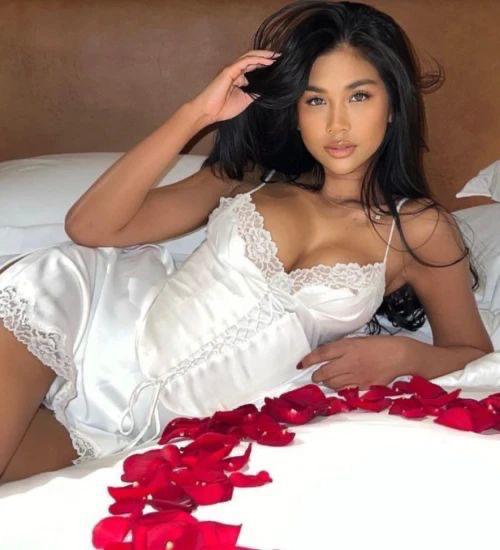 Escort - SUNNY - Ibiza Tops